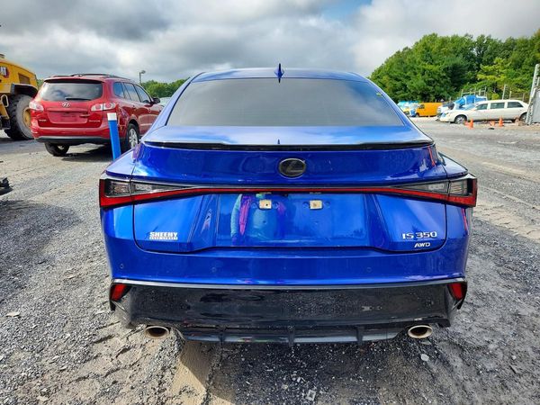 2022 LEXUS IS