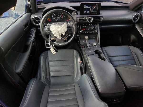 2022 LEXUS IS