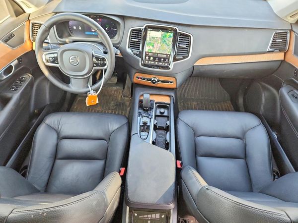 2024 VOLVO XC90 Plus Bright