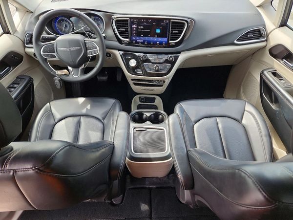 2023 CHRYSLER PACIFICA Touring L — CKPT