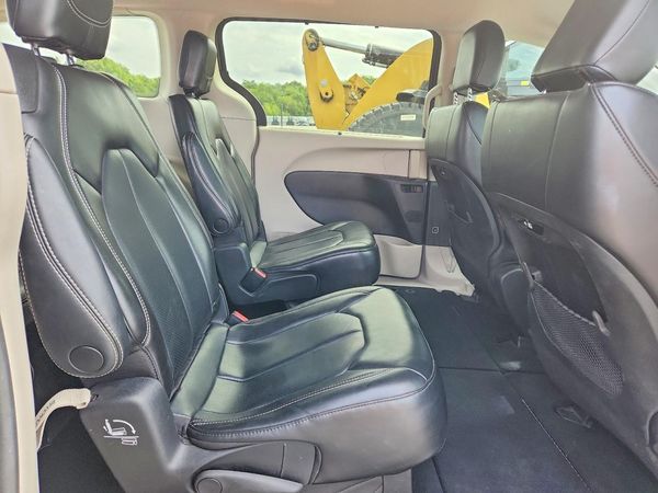 2023 CHRYSLER PACIFICA Touring L — PSRS