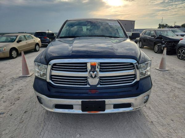 2018 RAM 1500 SLT