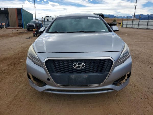 2017 HYUNDAI SONATA SE