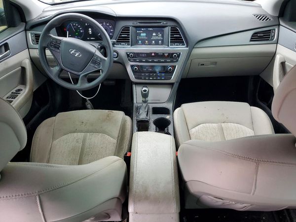 2017 HYUNDAI SONATA SE