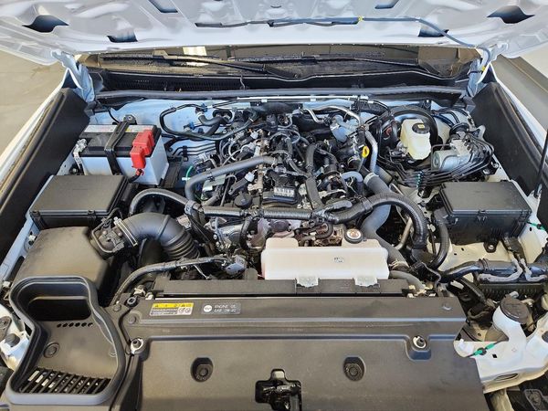 2026 TOYOTA 4RUNNER — Engine bay