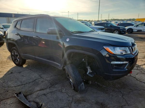 2018 JEEP COMPASS Trailhawk — Passenger 3/4