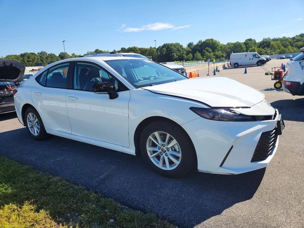 2026 TOYOTA CAMRY — Passenger 3/4