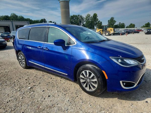 2020 CHRYSLER PACIFICA Touring L Plus