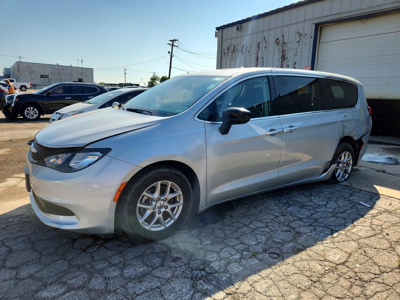 2024 CHRYSLER VOYAGER LX