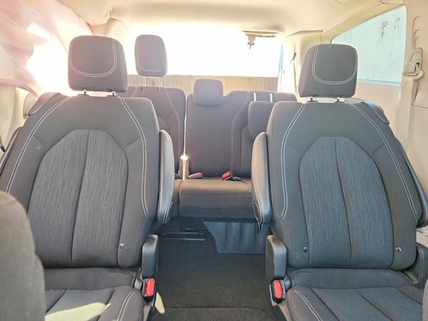 2024 CHRYSLER VOYAGER LX