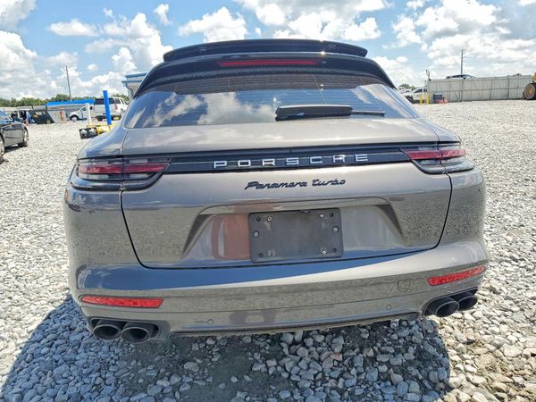 2018 PORSCHE PANAMERA4S