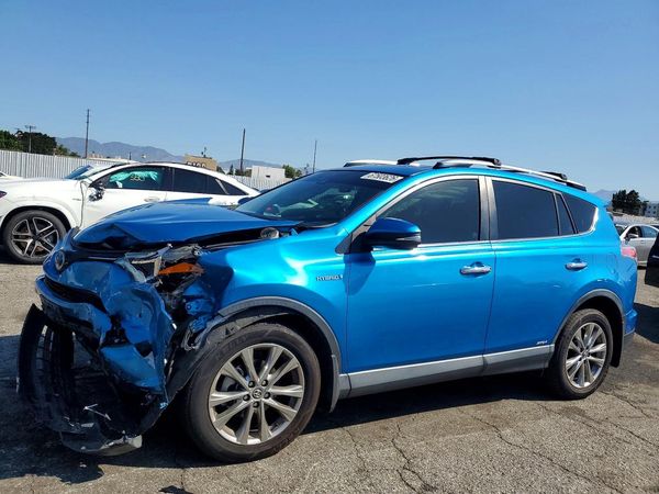2018 TOYOTA RAV4 — DSFA — Front 3/4