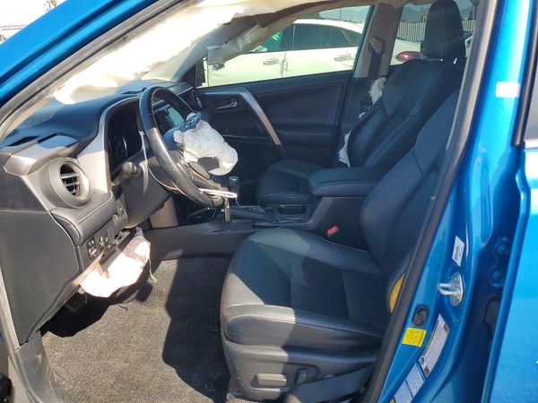 2018 TOYOTA RAV4 Ltd — DENT