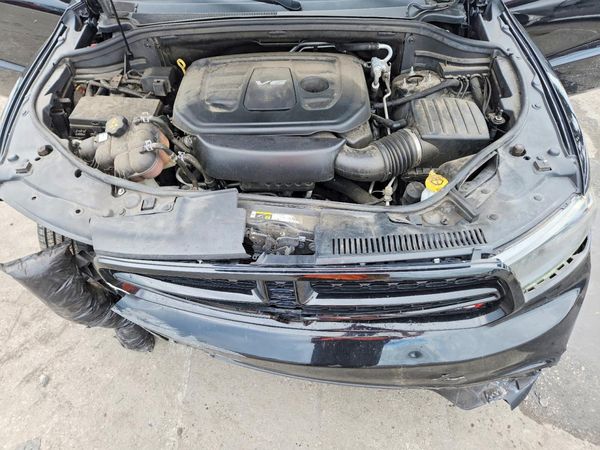 2018 DODGE DURANGO SXT — Engine bay