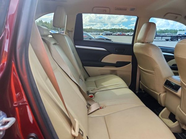 2016 TOYOTA HIGHLANDER