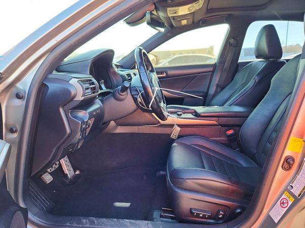 2017 LEXUS IS