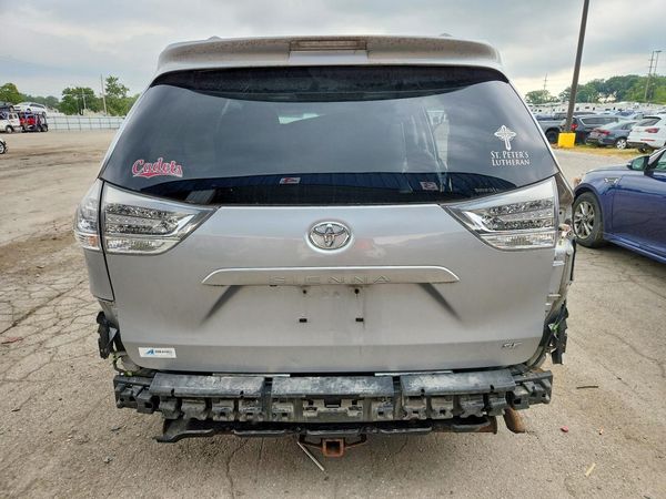 2014 TOYOTA SIENNA