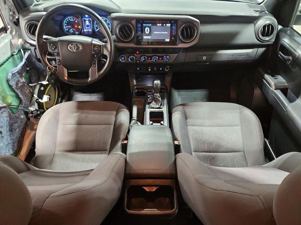 2018 TOYOTA TACOMA