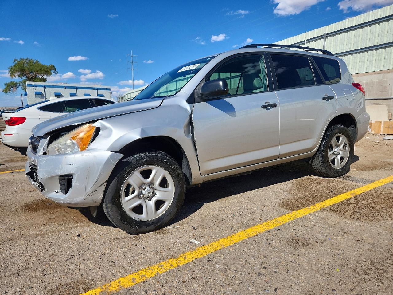 2012 TOYOTA RAV4 Standard — Front 3/4