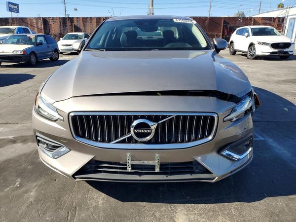 2020 VOLVO S60