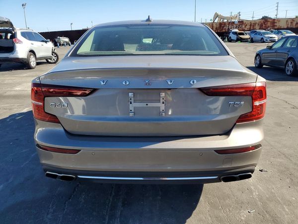 2020 VOLVO S60