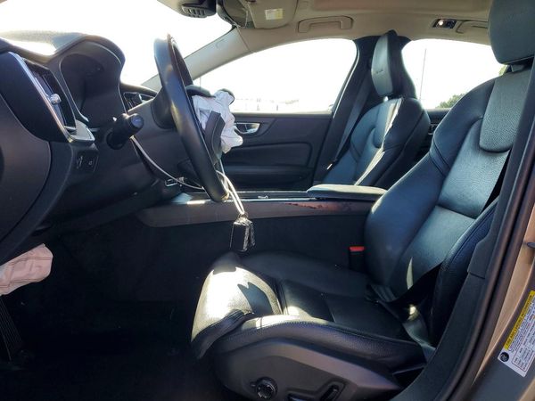 2020 VOLVO S60