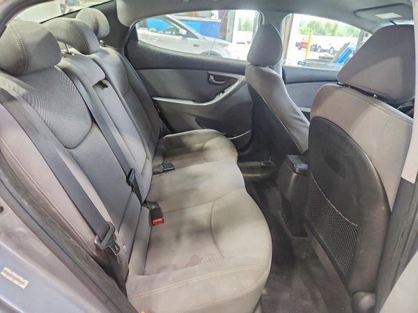 2014 HYUNDAI ELANTRA GLS (Middle)
