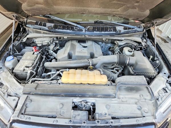 2018 FORD F150 — Engine bay