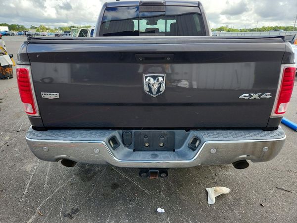 2015 RAM 1500 Laramie