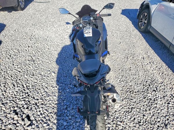 2025 KAWASAKI EX500