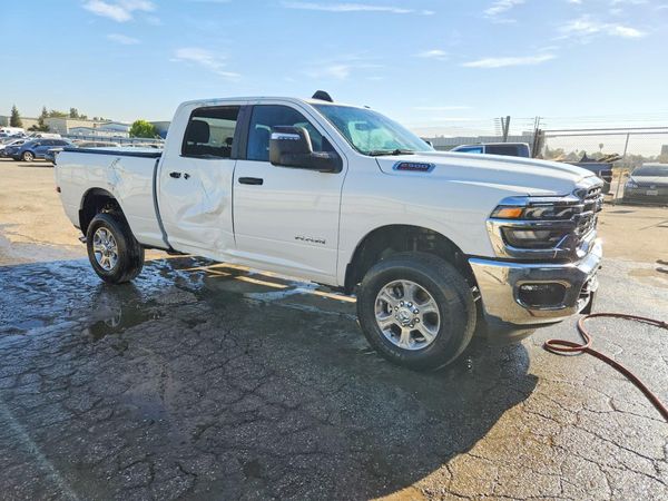 2026 RAM 2500 BIG HORN CREW CAB 4X4 — Passenger 3/4