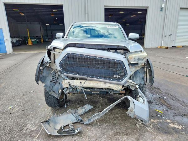 2016 TOYOTA TACOMA