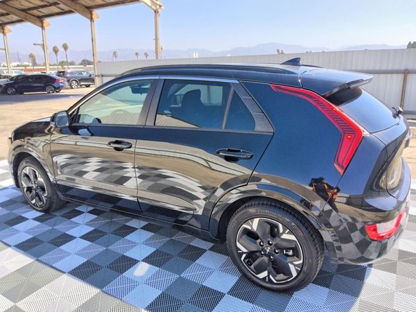 2023 KIA NIRO Wind
