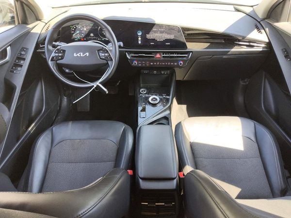 2023 KIA NIRO Wind