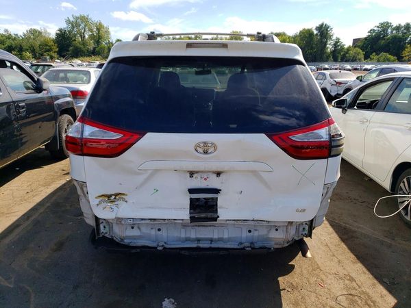 2015 TOYOTA SIENNA