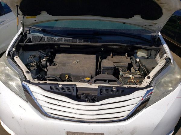 2015 TOYOTA SIENNA
