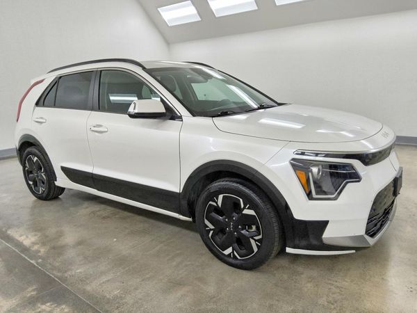 2023 KIA NIRO Wind