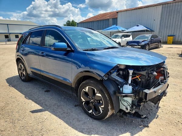 2023 KIA NIRO Wind — Passenger 3/4