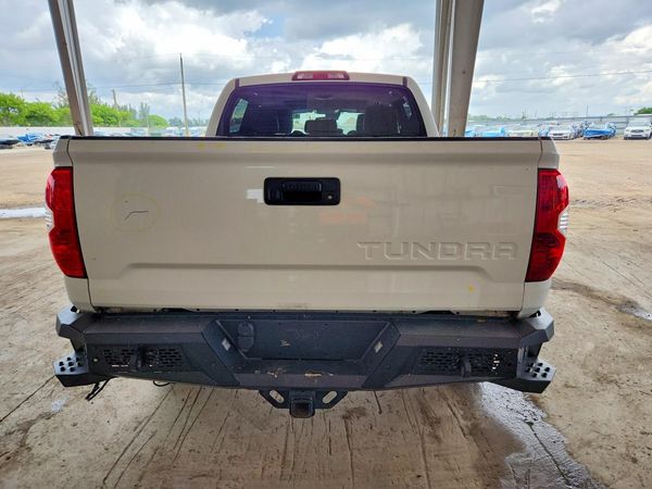 2018 TOYOTA TUNDRA