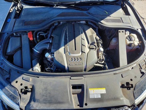 2015 AUDI A8