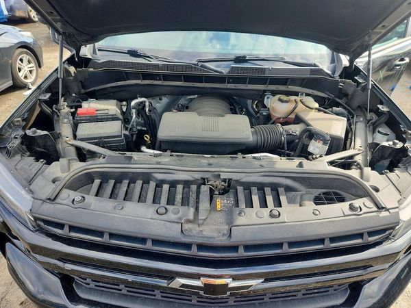 2021 CHEVROLET SILVERADO RST — Engine bay