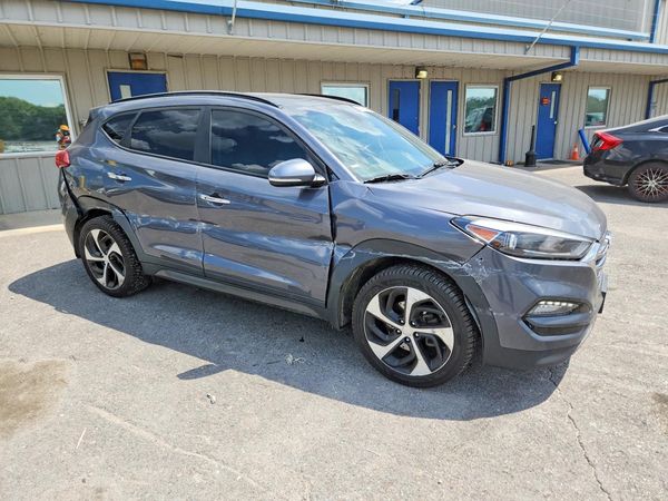 2016 HYUNDAI TUCSON