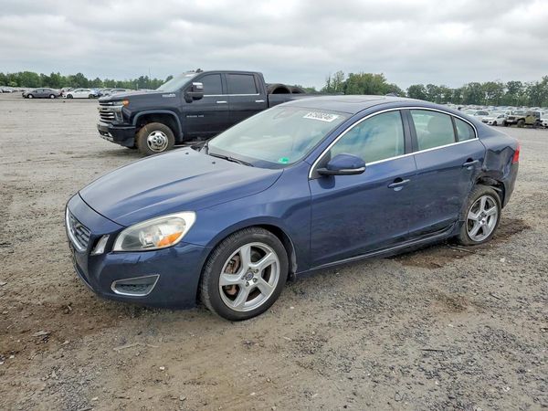 2013 VOLVO S60