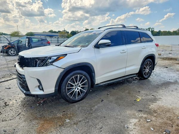 2017 TOYOTA HIGHLANDER