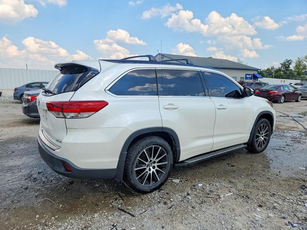 2017 TOYOTA HIGHLANDER