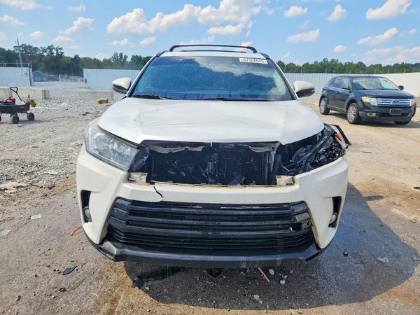 2017 TOYOTA HIGHLANDER