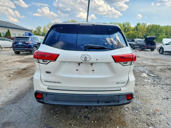 2017 TOYOTA HIGHLANDER