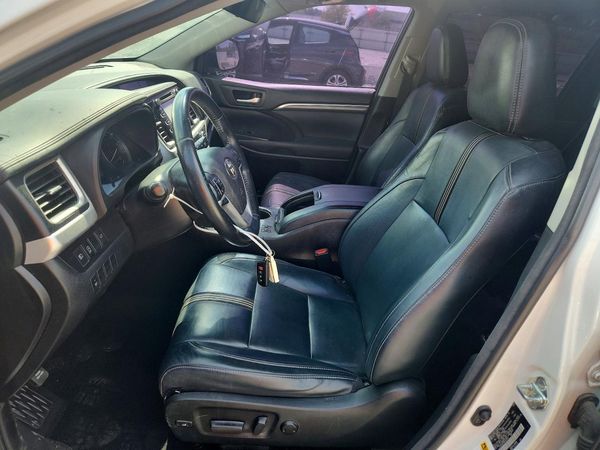 2017 TOYOTA HIGHLANDER