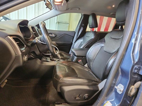 2019 JEEP CHEROKEE — DENT