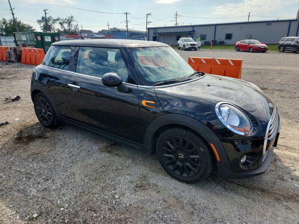 2017 MINI COOPER